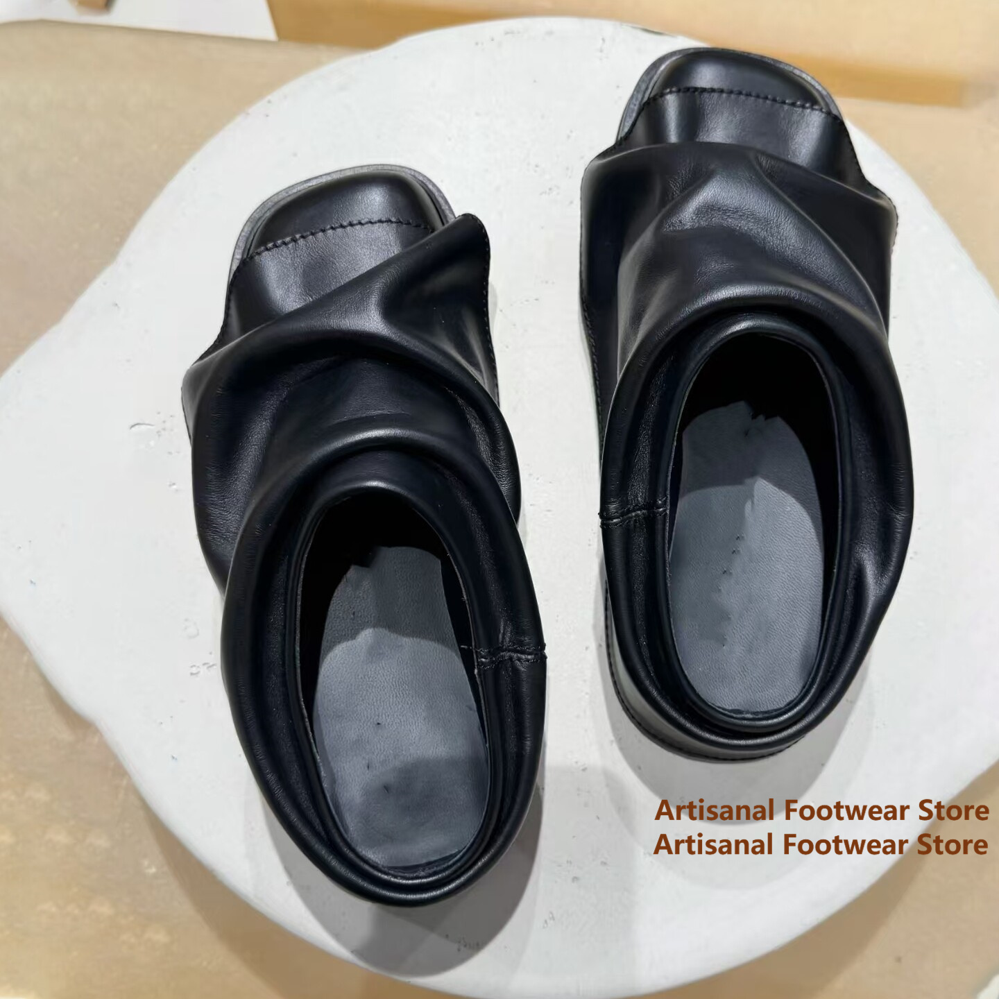 Ruched Soft Leather Slide Mule - đánh giá và giá Flip Flop Leather Men
